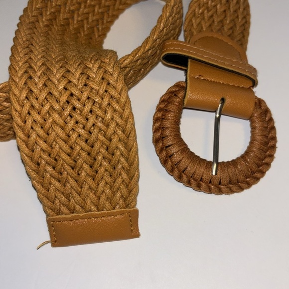 Woven Tan Belt with Round Buckle - Picture 3 of 4